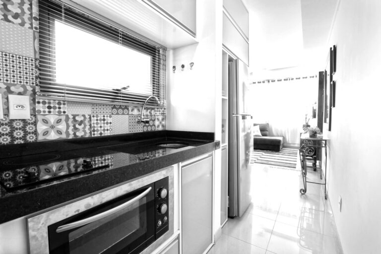 Cuisine moderne après rénovation — Atelier SCARS
